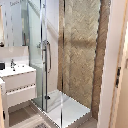 Apartament Złoty Trójkąt Z Garażem Podziemnym Internet światłowodowy 1000 Mbs Telewizja Kablowa 205 Programów Serock