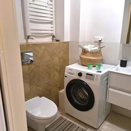 Zloty Trojkat Z Garazem Podziemnym Internet Swiatlowodowy 1000 Mbs Telewizja Kablowa 205 Programow