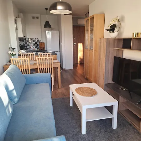 Apartment Zloty Trojkat Z Garazem Podziemnym Internet Swiatlowodowy 1000 Mbs Telewizja Kablowa 205 Programow