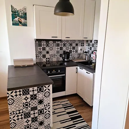 Złoty Trójkąt Z Garażem Podziemnym Internet światłowodowy 1000 Mbs Telewizja Kablowa 205 Programów