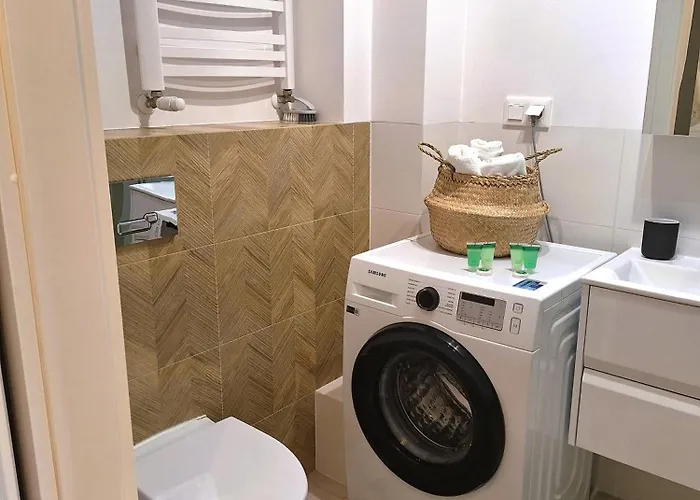 Zloty Trojkat Z Garazem Podziemnym Internet Swiatlowodowy 1000 Mbs Telewizja Kablowa 205 Programow